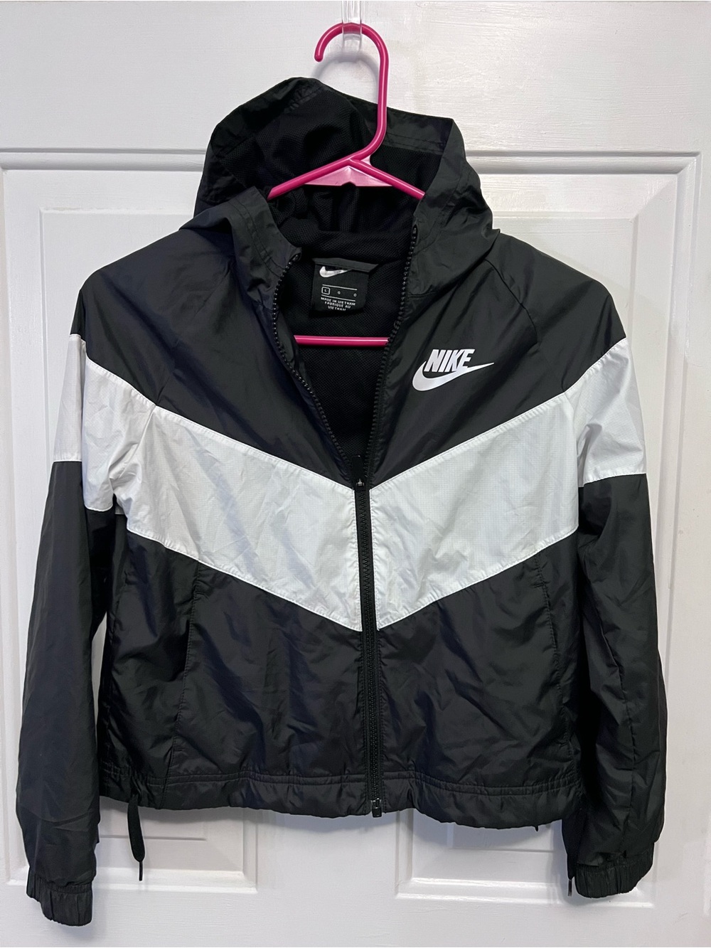 Nike Sportswear Windrunner Girls’ L Black White Hooded Jacket CJ6945-010